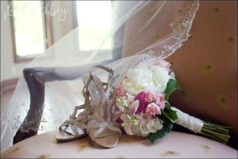 Kara Abbey Photography Featured on Borrowed & Blue Black & White Black-Tie Wedding in Pittsburgh, PA