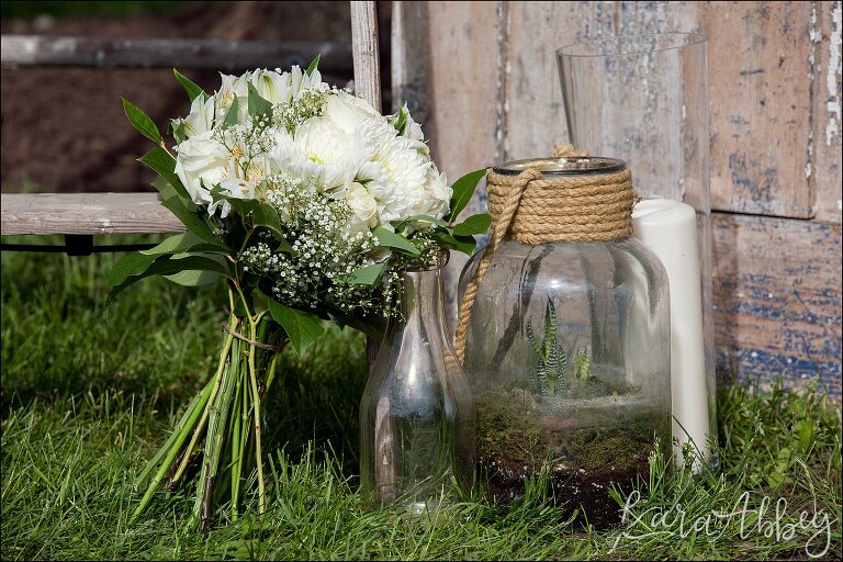 Burgundy & Navy Spring Wedding Inspiration - Bridal Bouquet