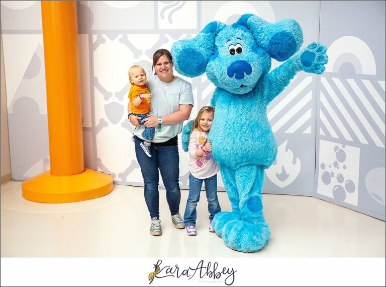 American Dream Mall Nickelodeon Universe Tips and Tricks - Meeting Blue's Clues Character