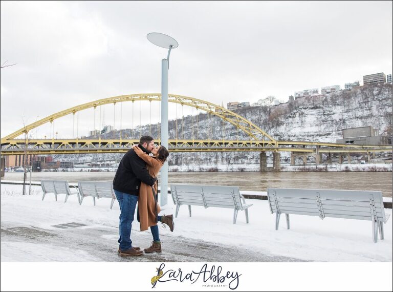 Winter Snowy Elopement Portraits in Point State Park in Pittsburgh PA
