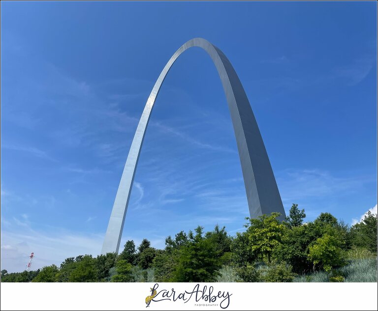 The St. Louis Arch on the way to Silver Dollar City The Adventuring Abbeys Vlog